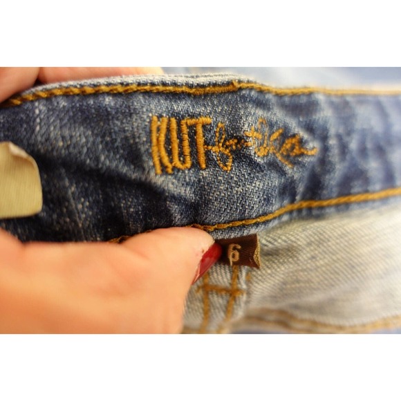 Kut from the Kloth Size 6 Destress Boyfriend jean - Picture 6 of 11